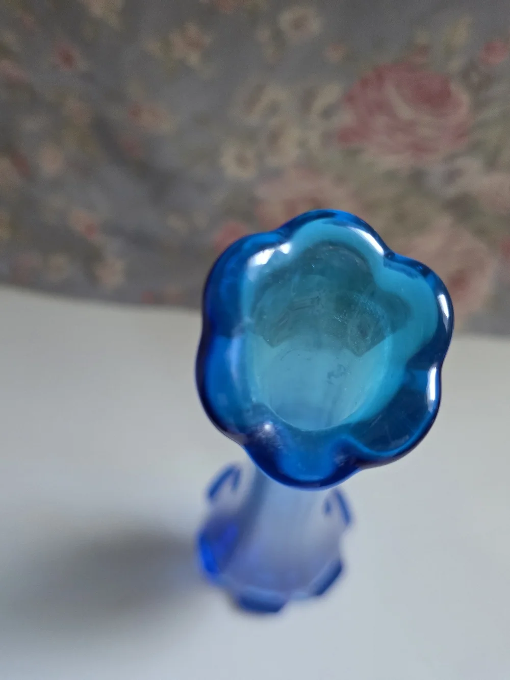 Vintage Fenton Blue Swung Glass Bud Vase 11